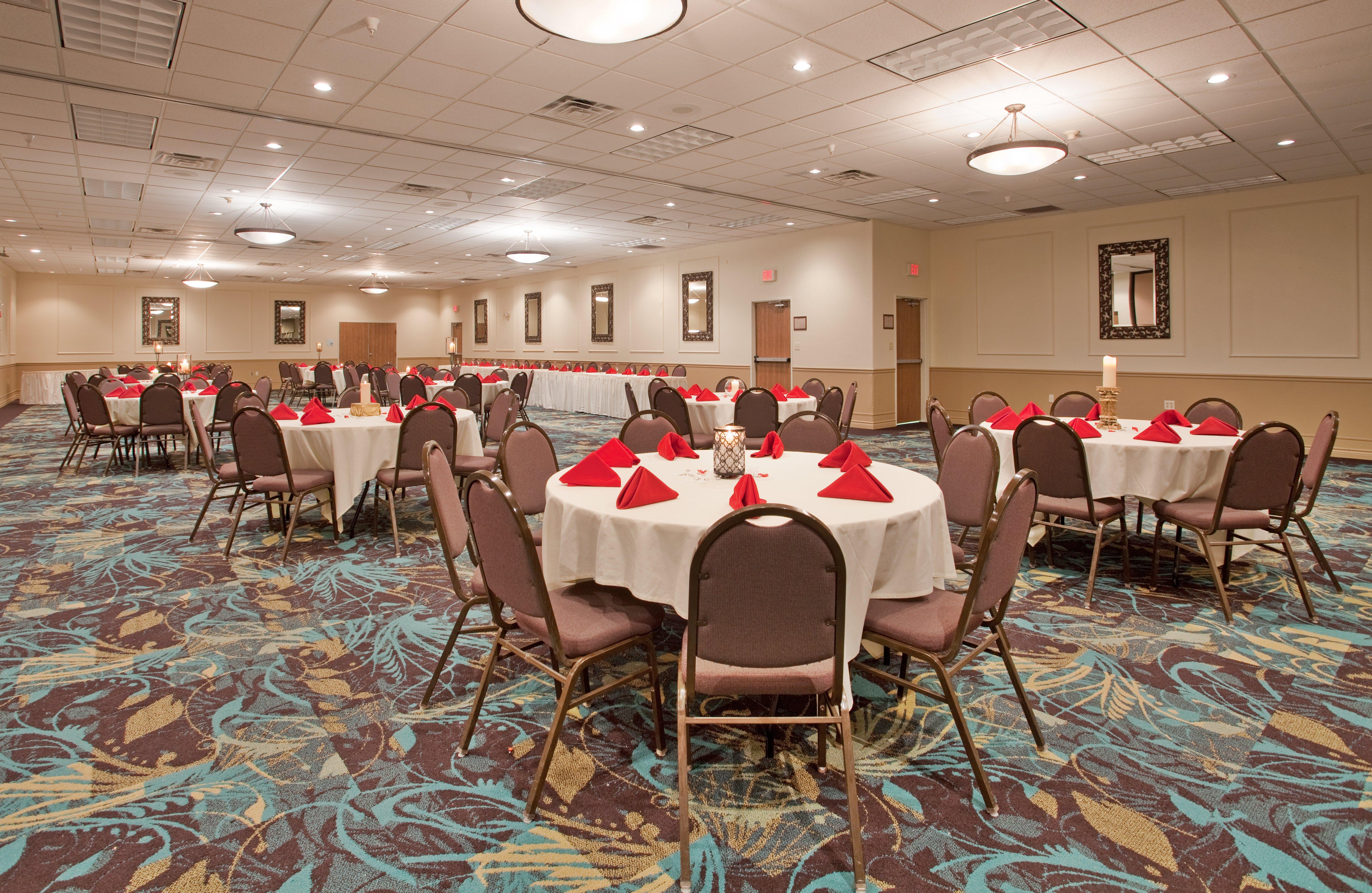 Holiday Inn Express Hotel & Suites Beatrice By Ihg Esterno foto