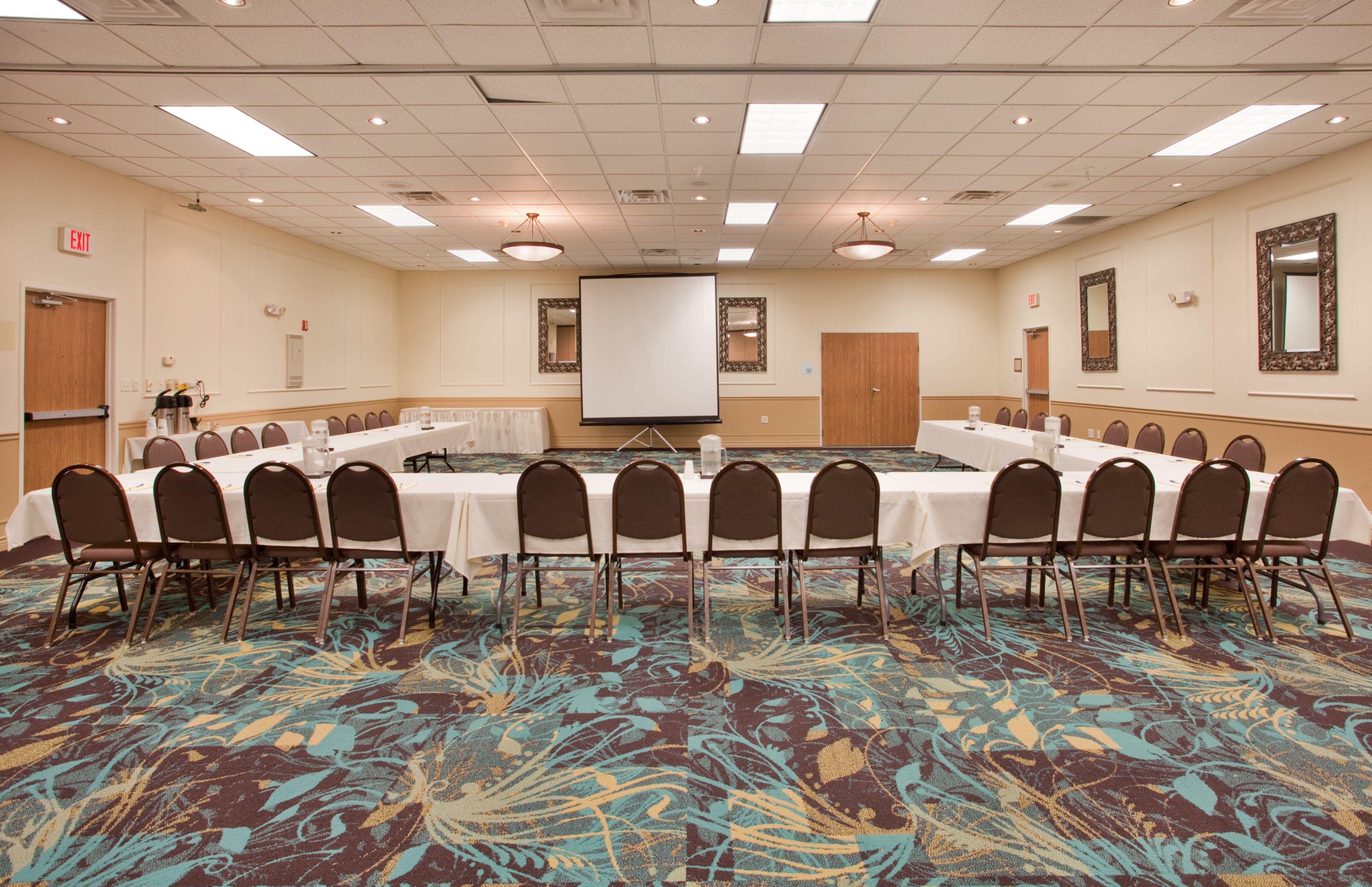 Holiday Inn Express Hotel & Suites Beatrice By Ihg Esterno foto