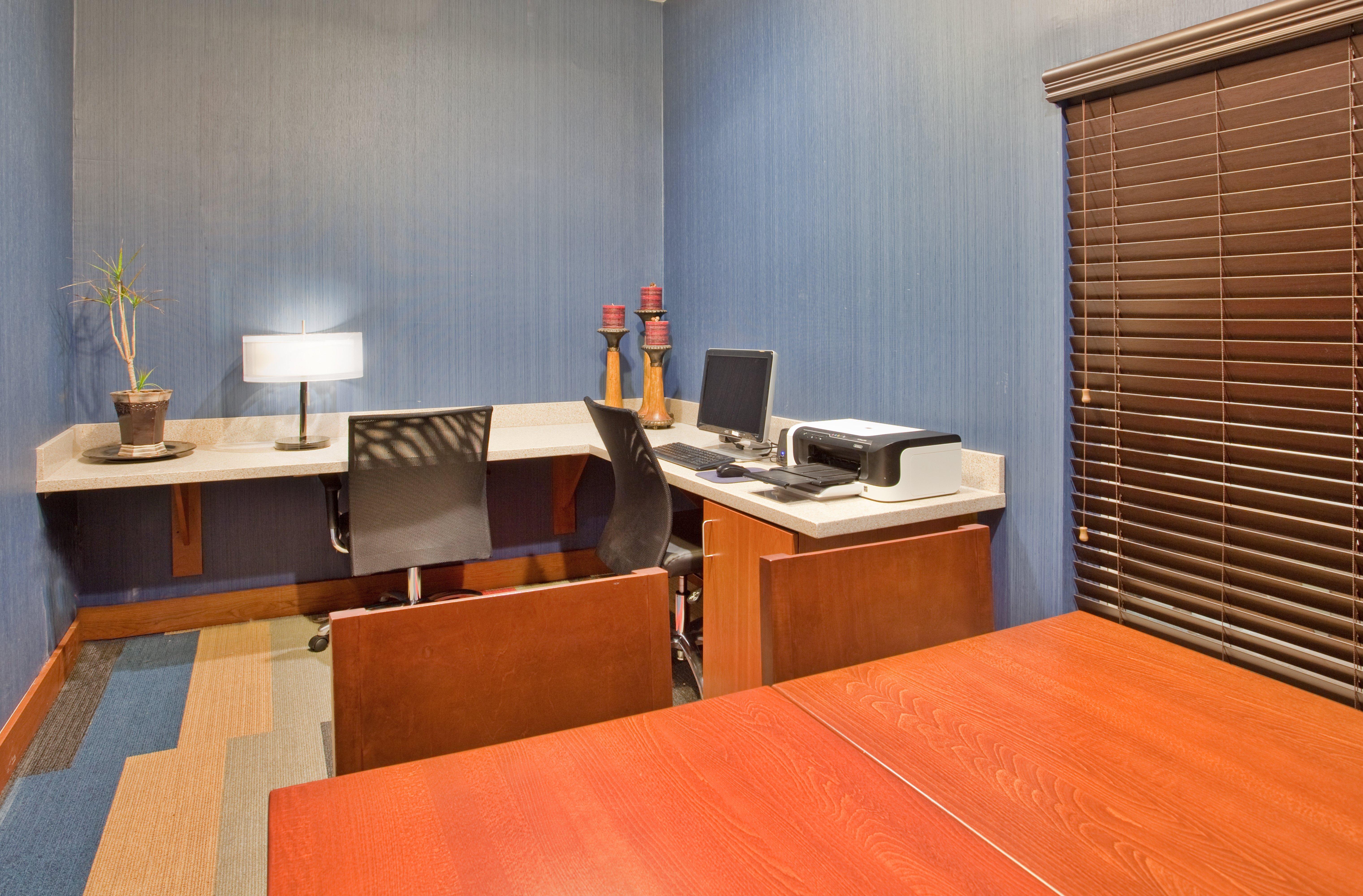 Holiday Inn Express Hotel & Suites Beatrice By Ihg Esterno foto