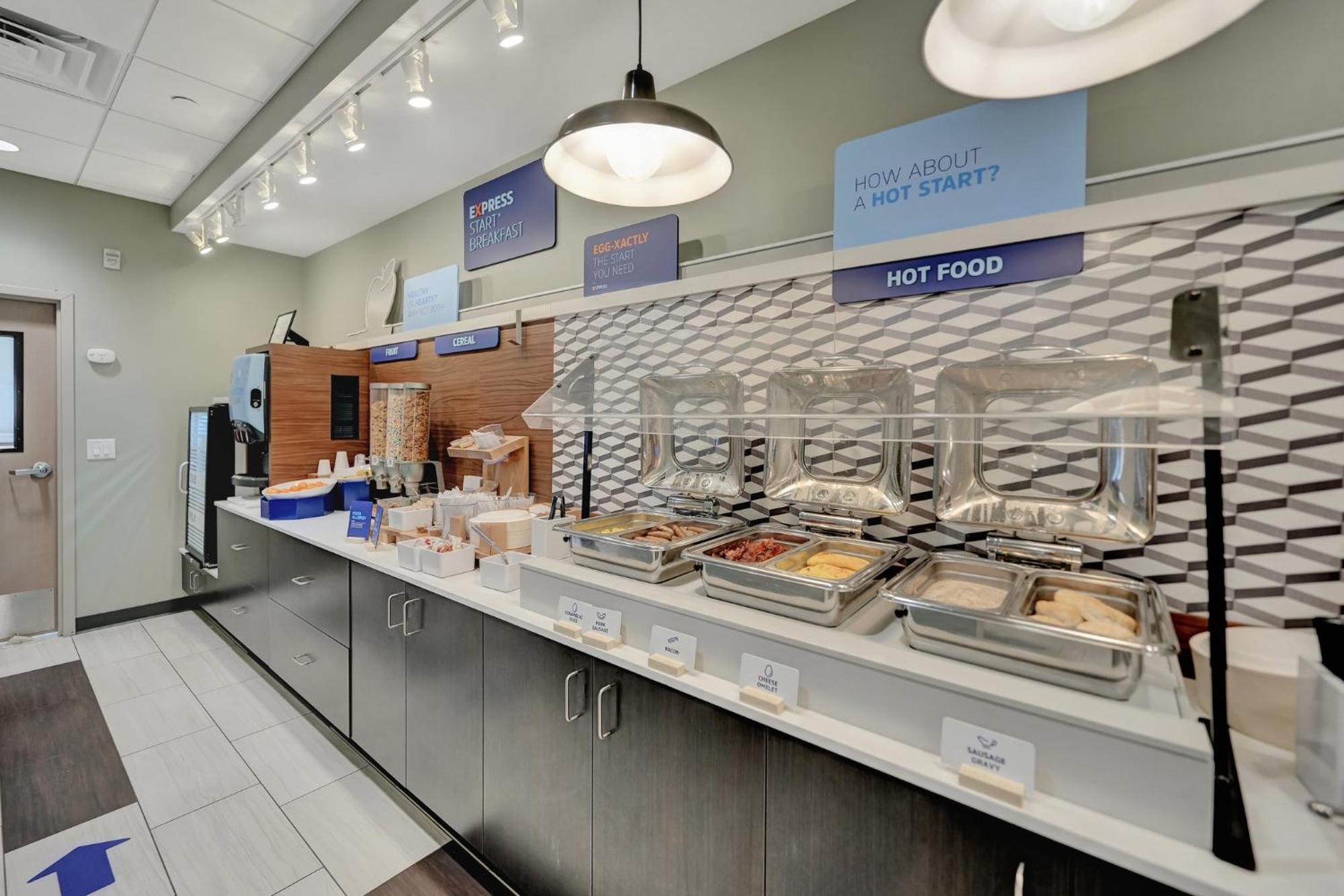 Holiday Inn Express Hotel & Suites Beatrice By Ihg Esterno foto