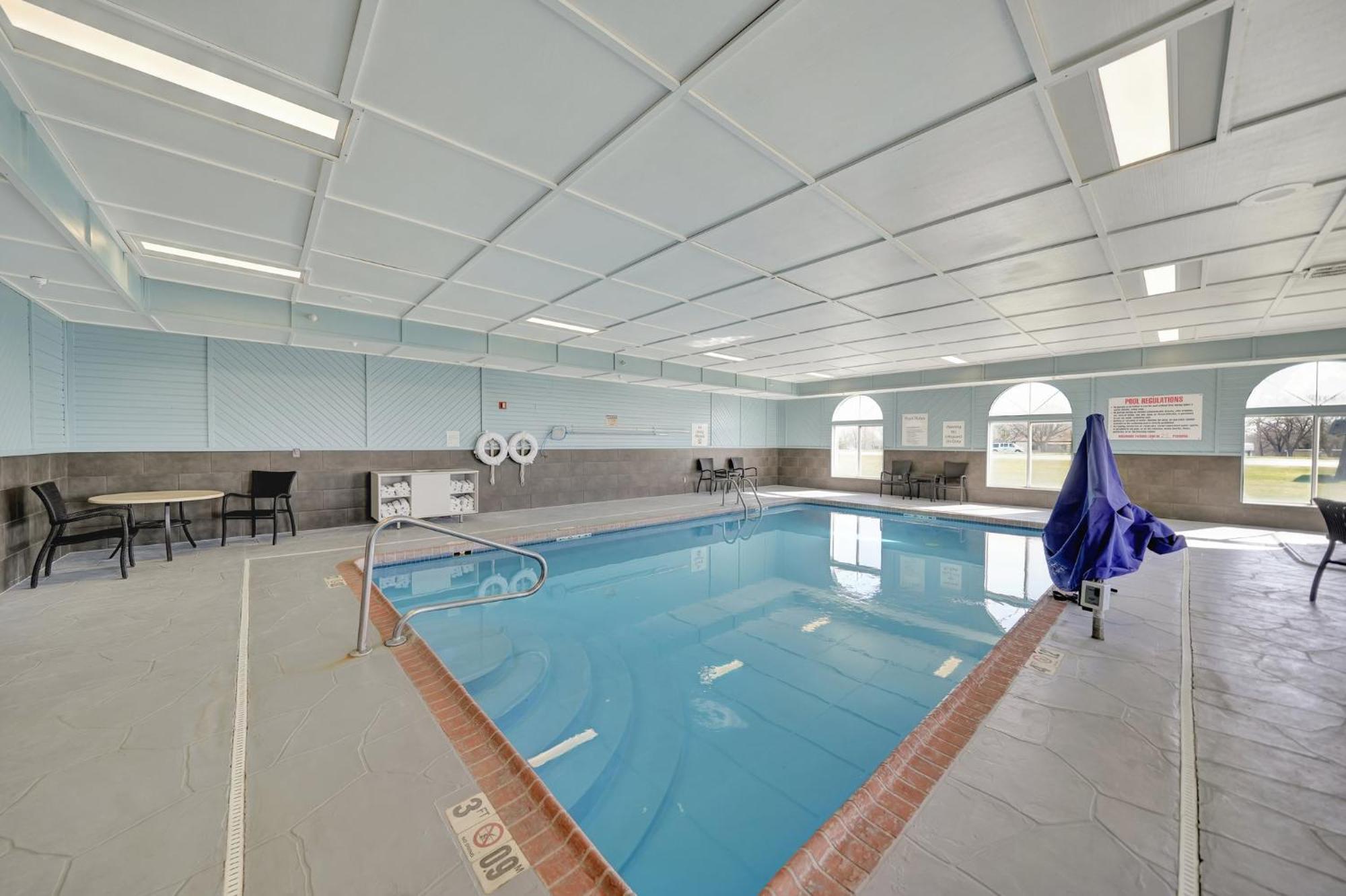Holiday Inn Express Hotel & Suites Beatrice By Ihg Esterno foto