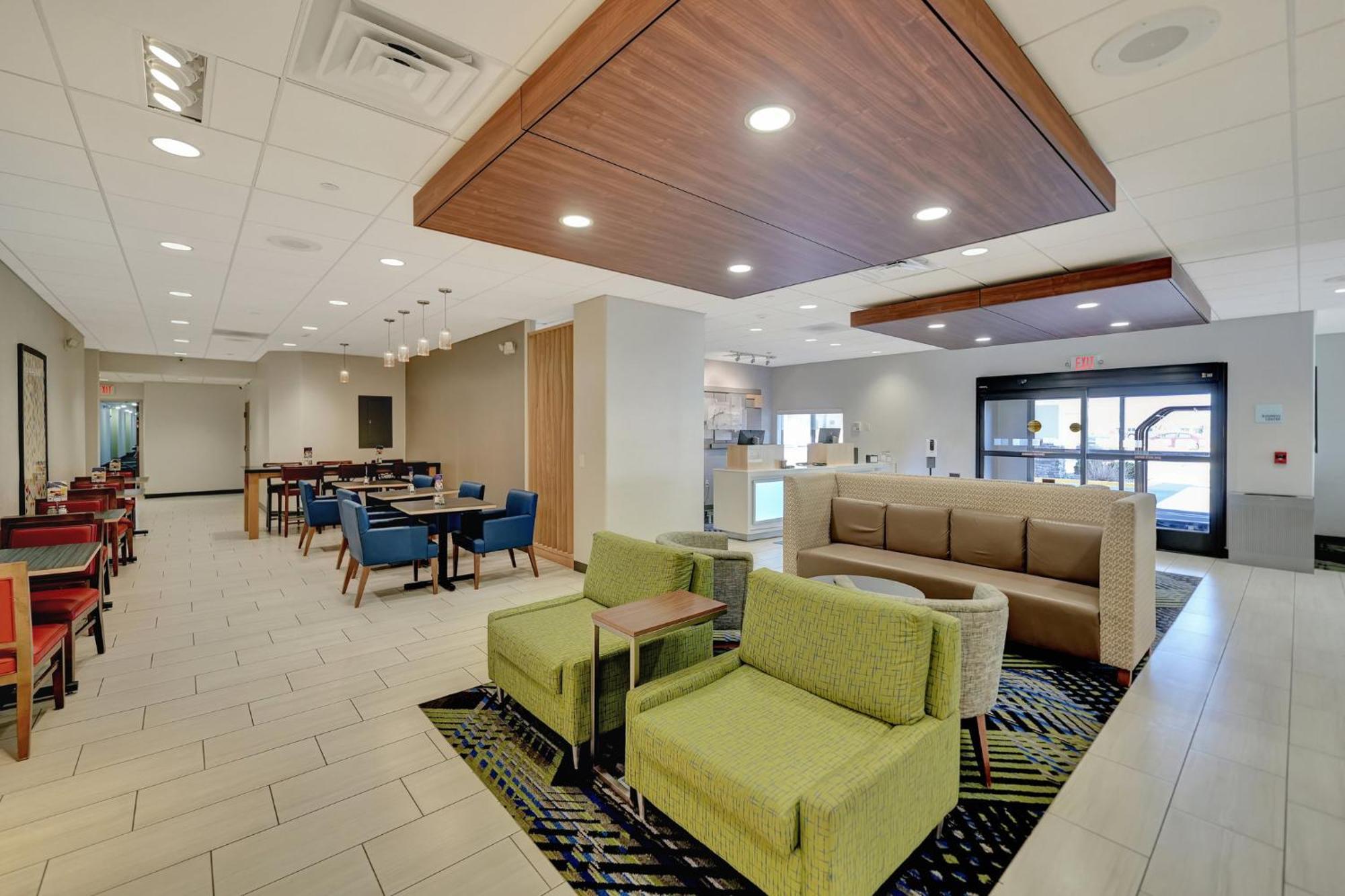 Holiday Inn Express Hotel & Suites Beatrice By Ihg Esterno foto