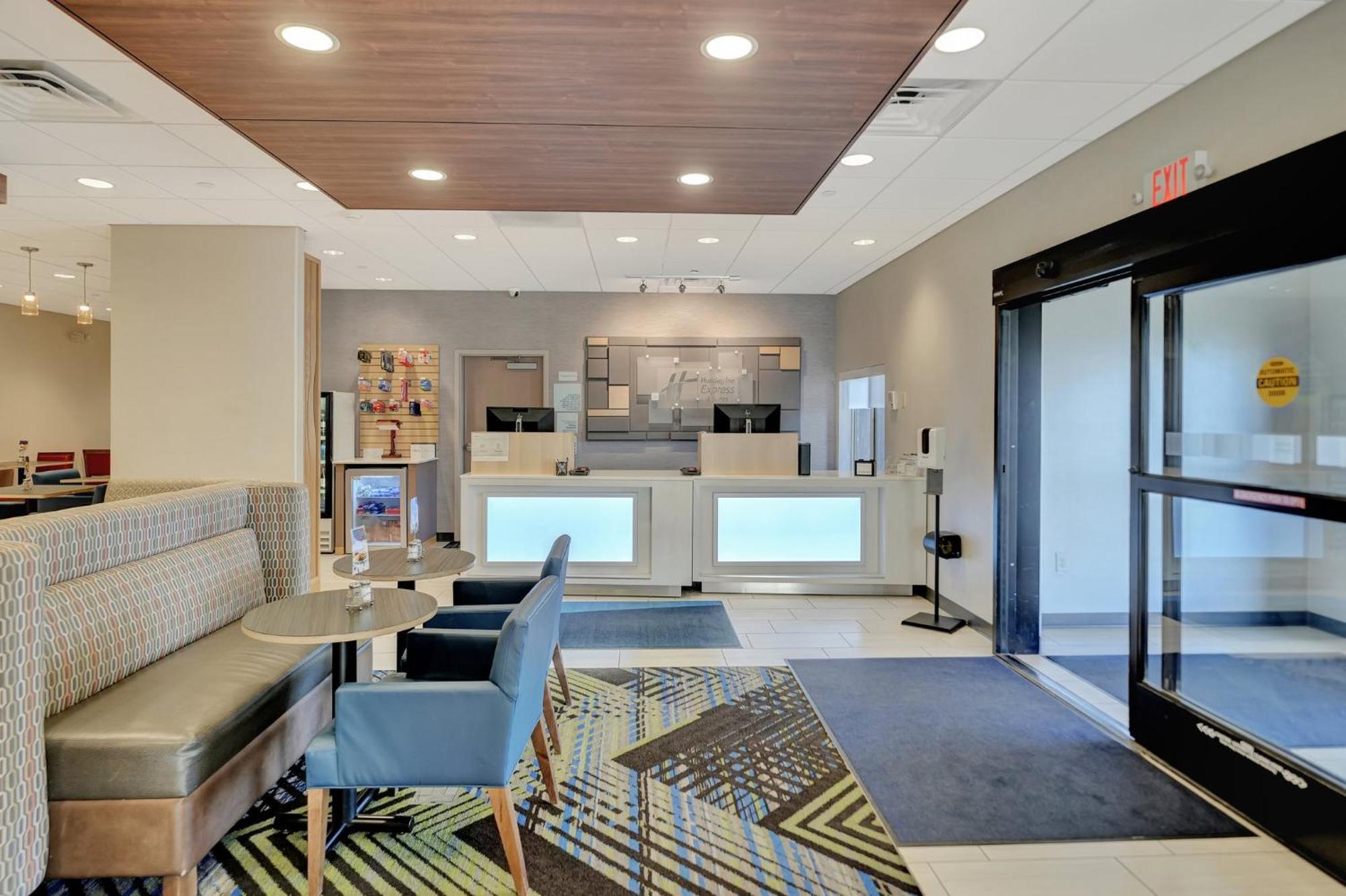 Holiday Inn Express Hotel & Suites Beatrice By Ihg Esterno foto