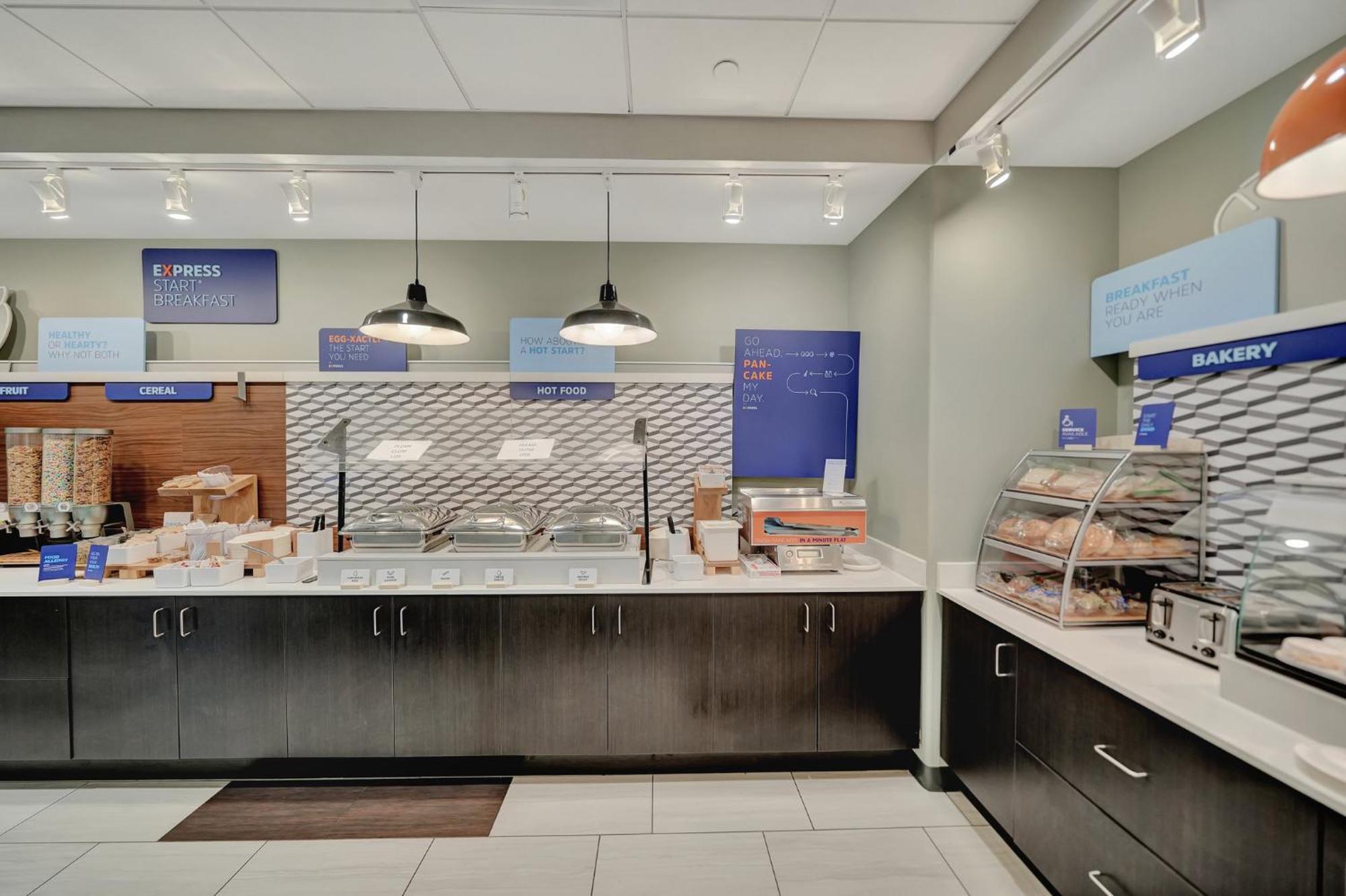 Holiday Inn Express Hotel & Suites Beatrice By Ihg Esterno foto