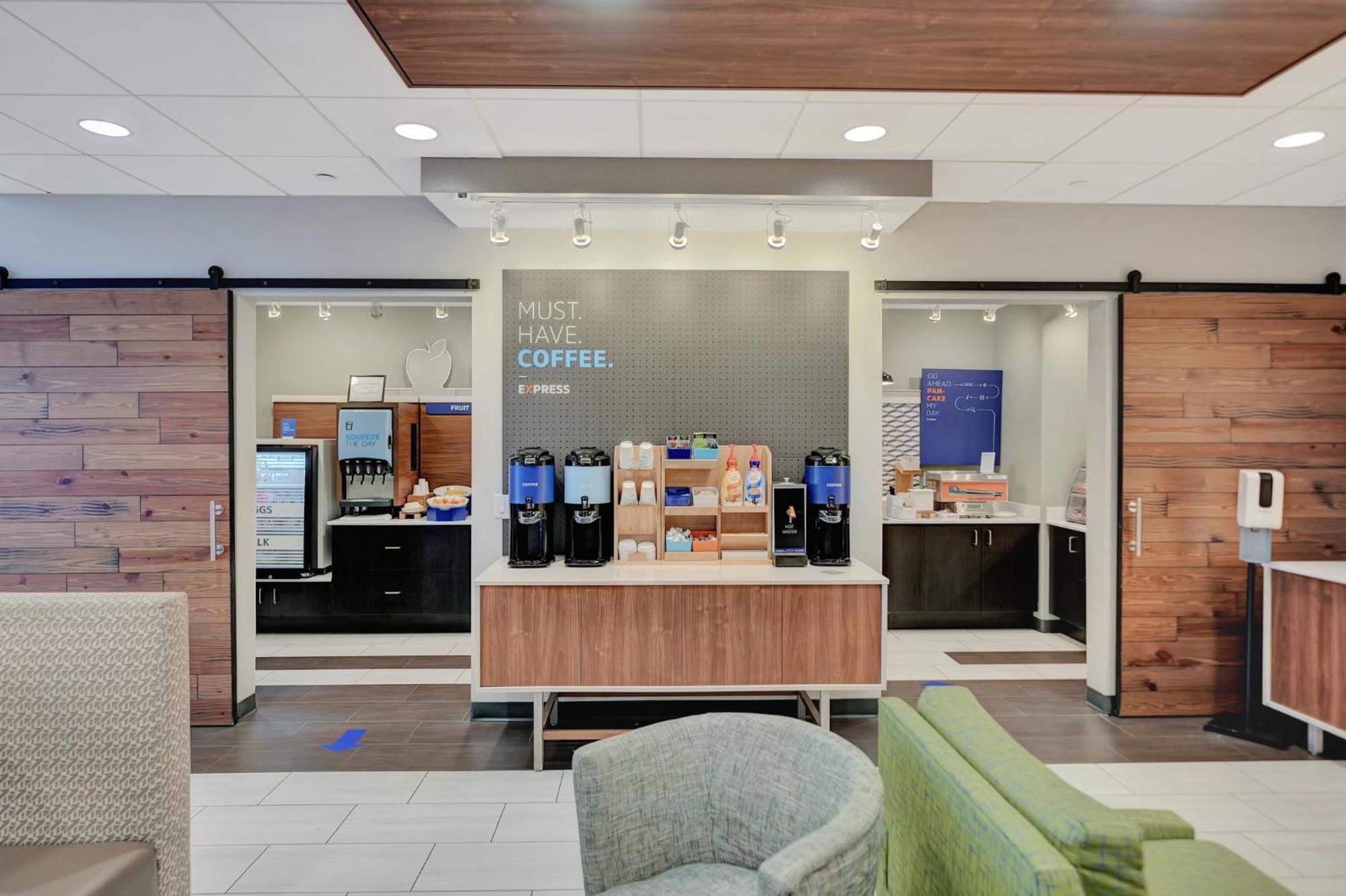 Holiday Inn Express Hotel & Suites Beatrice By Ihg Esterno foto