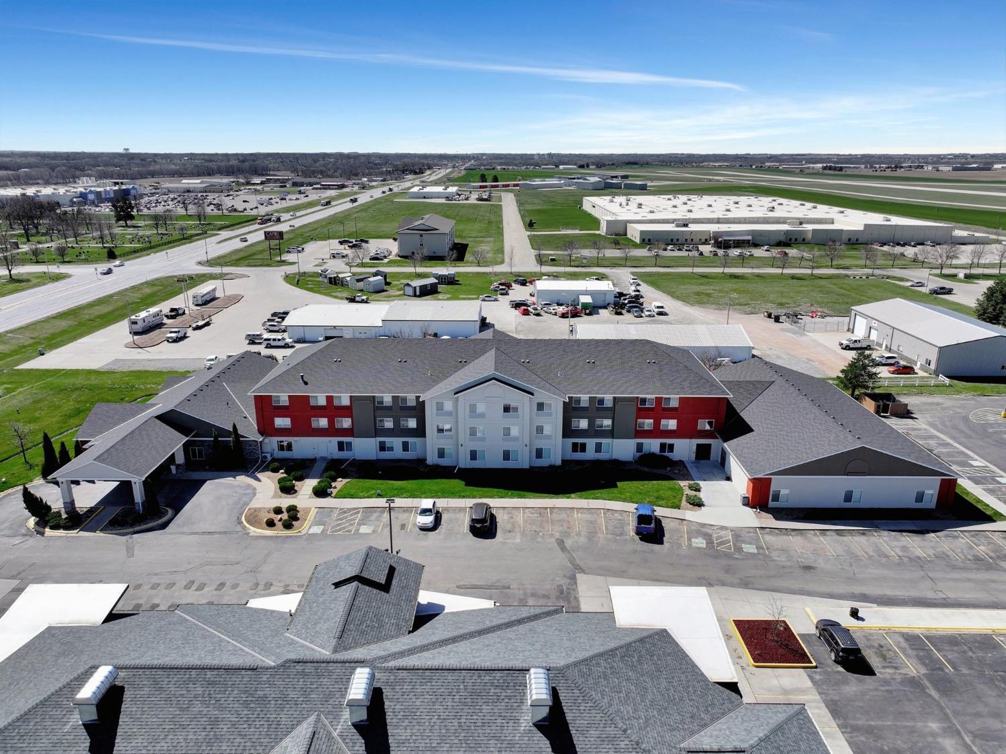 Holiday Inn Express Hotel & Suites Beatrice By Ihg Esterno foto