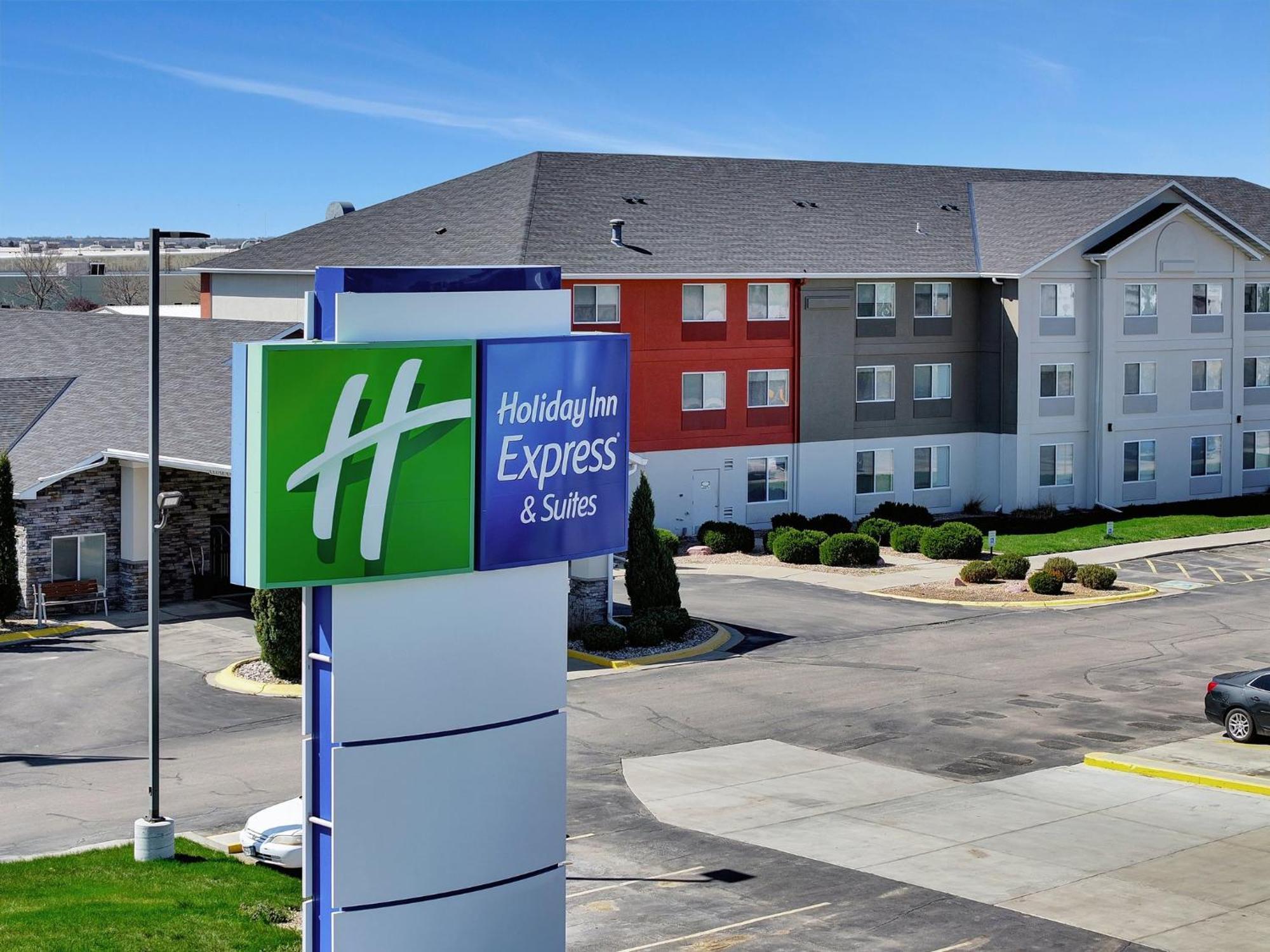 Holiday Inn Express Hotel & Suites Beatrice By Ihg Esterno foto